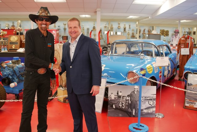 RV Retailer teams with Richard Petty